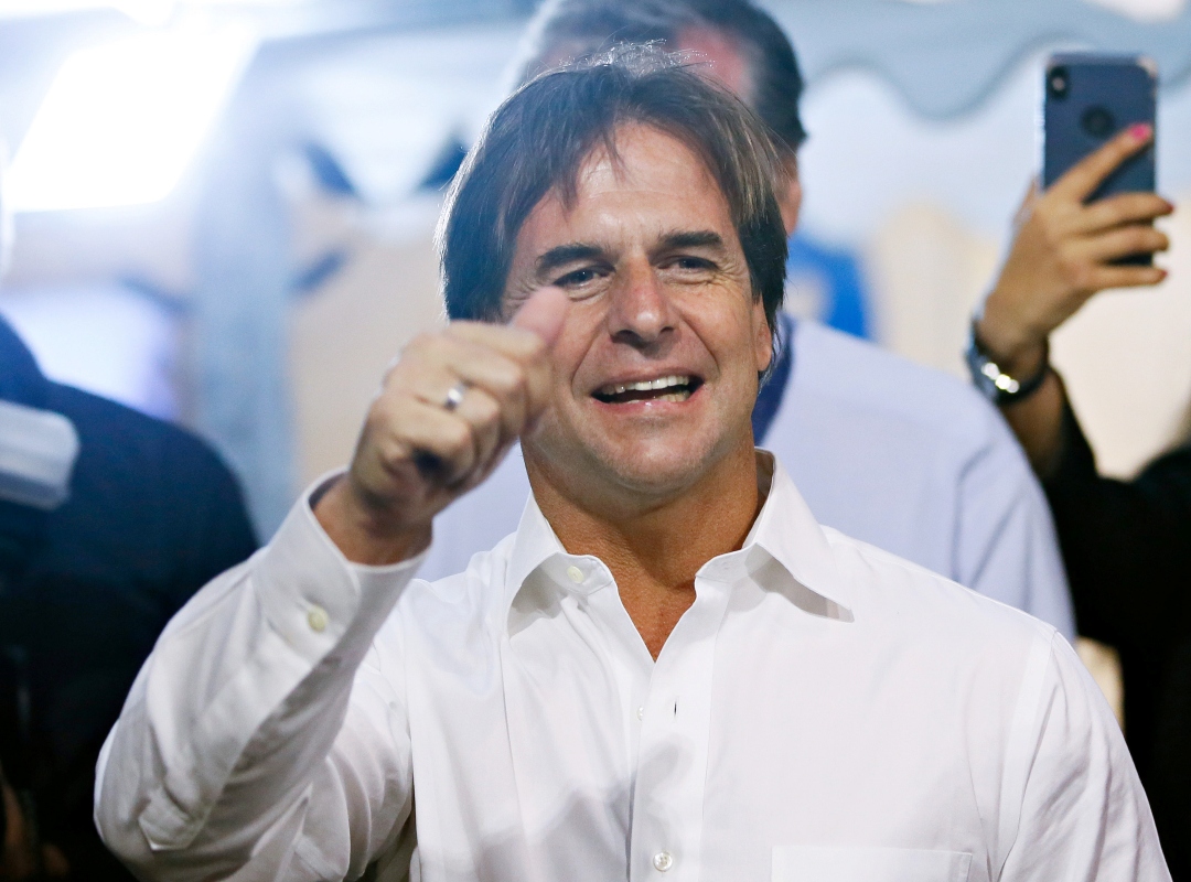 Presidente Lacalle Pou reapareció en público tras recuperarse de covid-19