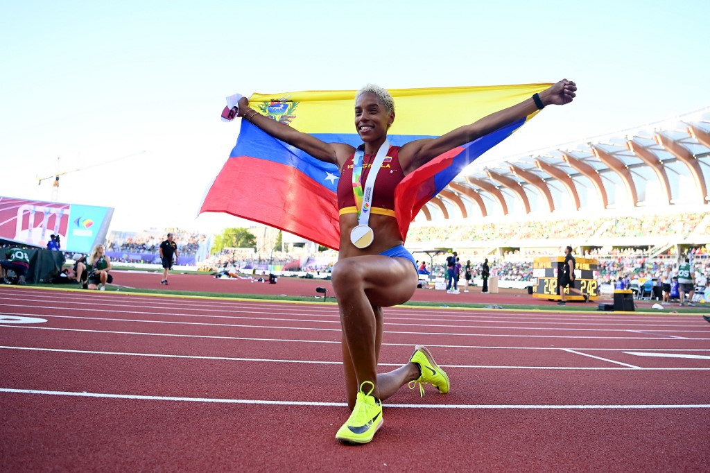 Sonó el Alma Llanera en Eugene: Yulimar Rojas es la primera tricampeona mundial de triple salto