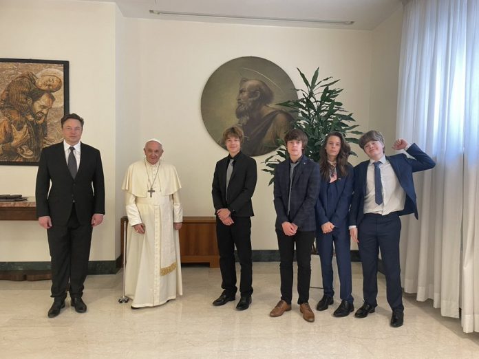 El Papa Francisco se reunió con el magnate de la tecnología Elon Musk