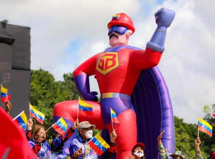 Maduro muñeco 5 julio