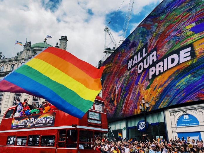 Así se celebra el Orgullo Gay a la latina: la comunidad hispana dio el toque 'glocal' a la celebración LGBTQ+ en Londres