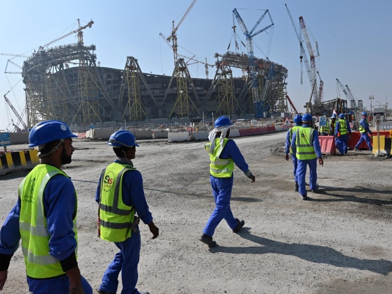 Qatar expulsó a decenas de trabajadores extranjeros tras manifestación