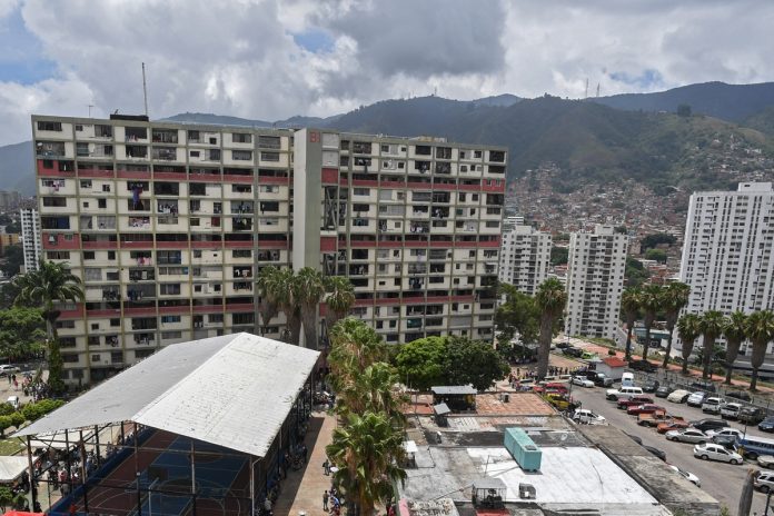 Maduro aprobó recursos para “embellecer” espacios de la parroquia 23 de Enero