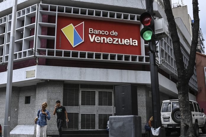 entidades bancarias Banco de Venezuela solo permite el retiro a partir de 100 dólares