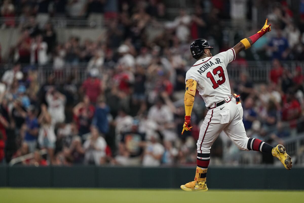 Los Bravos alcanzaron a los Metros con dos jonrones de Ronald Acuña