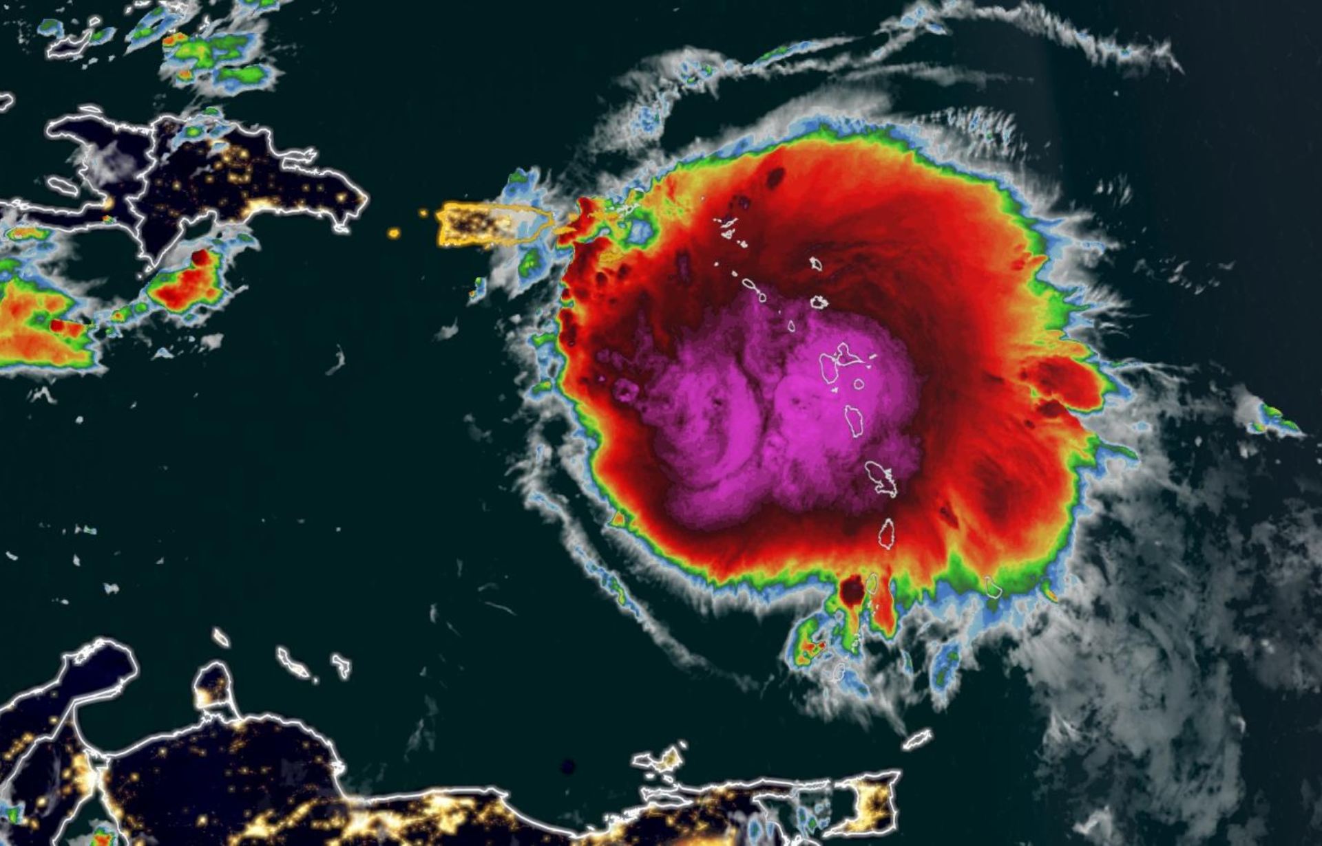 Emiten aviso de huracán para Puerto Rico y alertan de lluvias e inundaciones