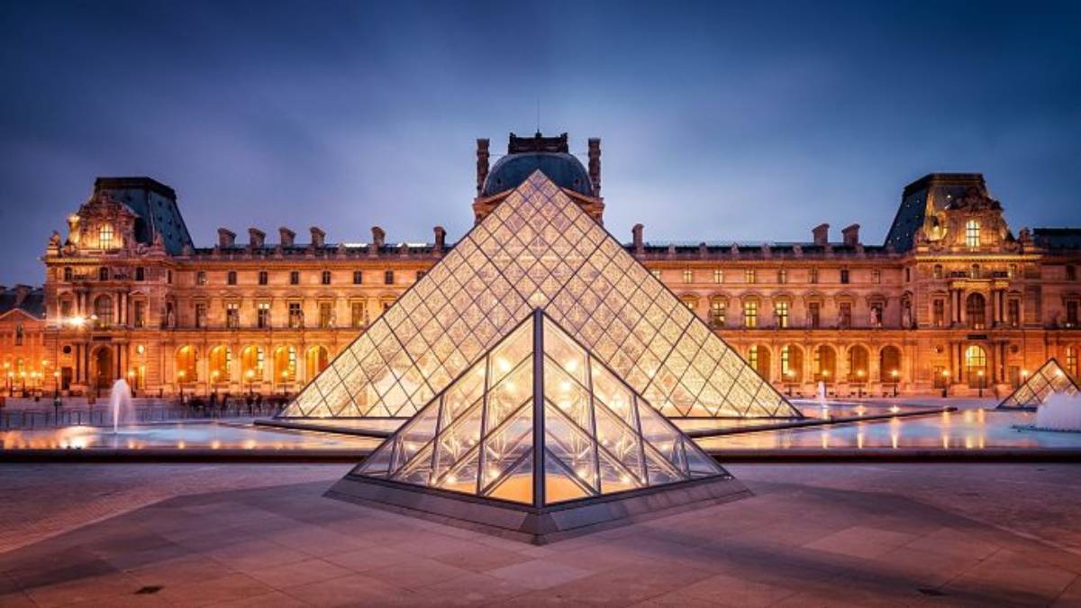 Versalles y el Louvre quedarán a oscuras más temprano por crisis energética en Francia