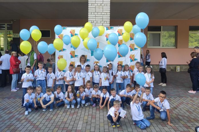 Millones de escolares ucranianos vuelven a clase en medio de la guerra