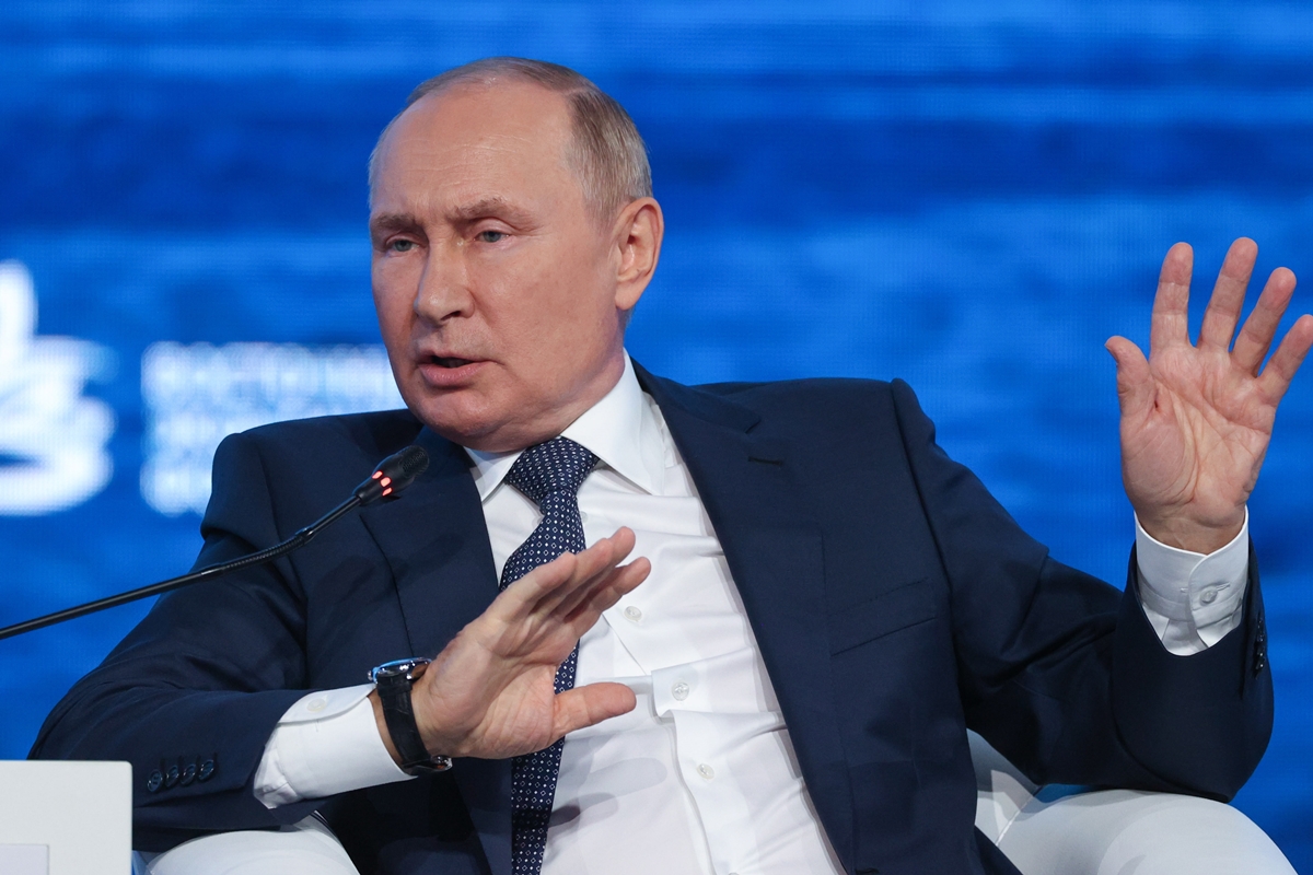 Putin threatens to hit back if UK delivers depleted uranium shells to Ukraine