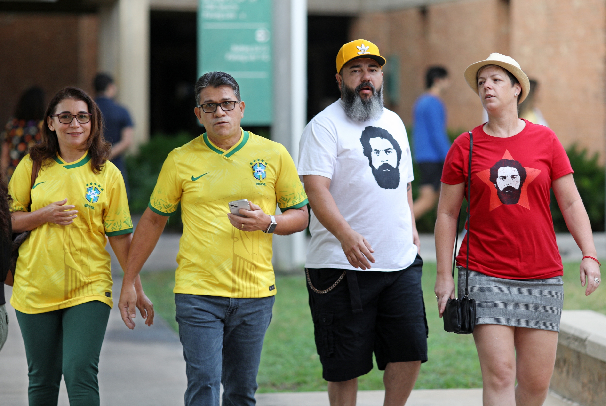 Brasil vota en incierto balotaje entre Lula y Bolsonaro