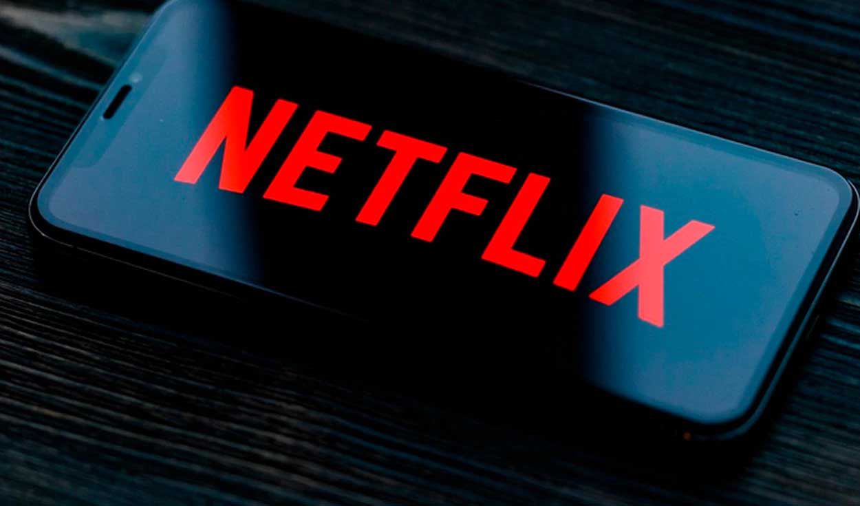 Netflix se retracta: no cobrará por usar la misma cuenta en diferentes casas