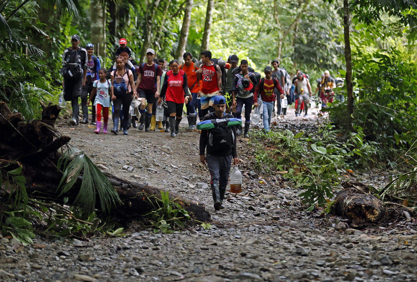 Caminantes venezolanos son víctimas de redes de trata en el Darién y Cúcuta