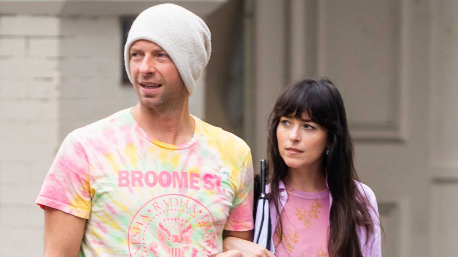 Chris Martin y Dakota Johnson