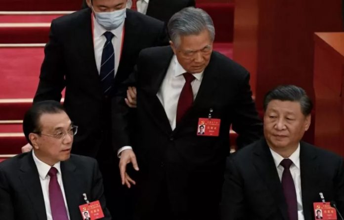 La marcha del expresidente Hu Jintao ha dejado muchas preguntas que el gobierno chino no contesta. Getty Images