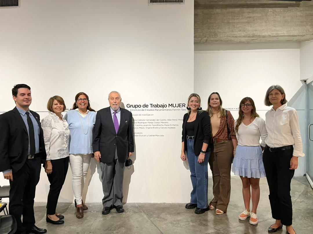 Iepft presentó el libro La Mujer Venezolana, constructora de paz y progreso