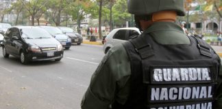 La FANB detiene a tres personas por extraer arena para llevar a Colombia
