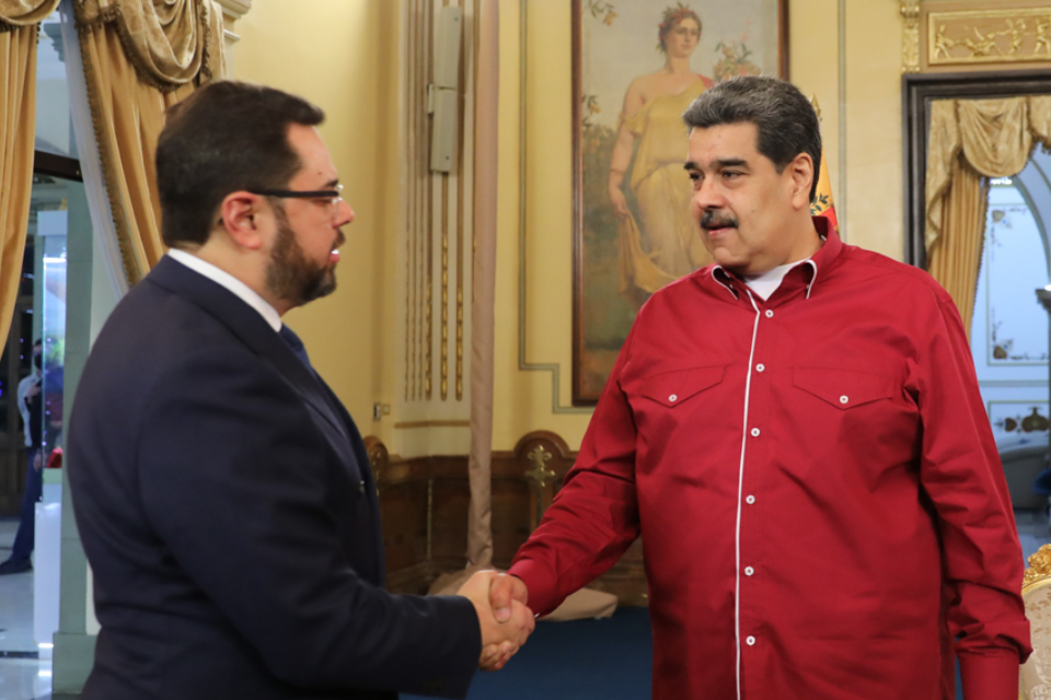 Antonio Ecarri solicitó a Maduro que el diálogo se traslade a Venezuela