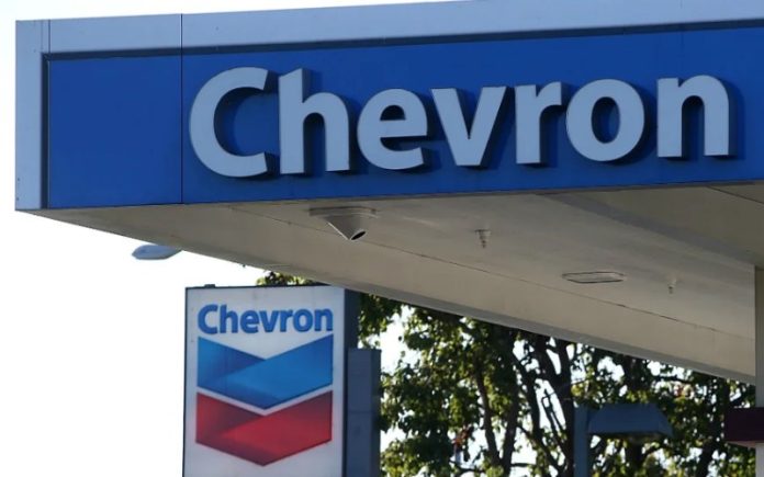 Refinerías estadounidenses buscan acceso al petróleo venezolano por Chevron