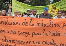 Jubilados de Pdvsa protestaron en La Campiña para reclamar pago