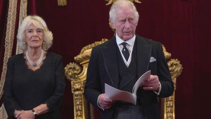 El rey Carlos III ha propuesto al Gobierno británico este jueves ceder 