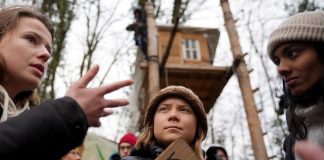 "La protección del clima no es un delito", se ha justificado hoy la activista sueca Greta Thunberg en un tuit, después de ser desalojada ayer martes por la Policía en una acción de protesta en la zona de Lützerath en el estado federado de Renania-Palatinado (Alemania).