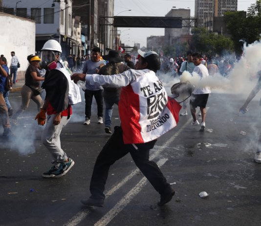 Amnistía presenta a presidenta de Perú evidencias de abusos contra manifestantes