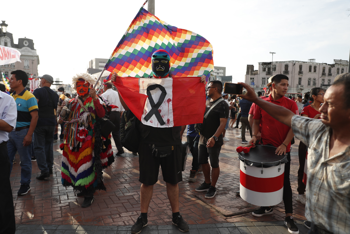 Protestas se dirigen al norte de Perú con bloqueo de la carretera Panamericana