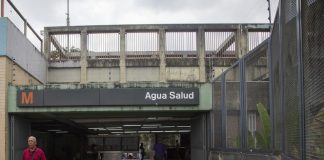 Joven se lanzó a los rieles del metro en la estación Agua Salud