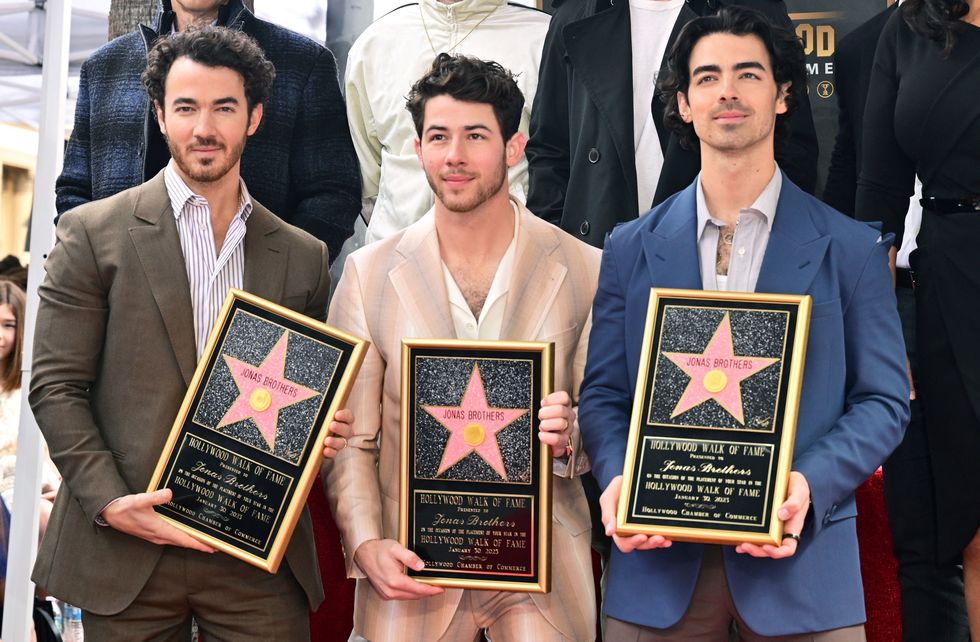 Los Jonas Brothers recibieron su estrella en el Paseo de la Fama de Hollywood