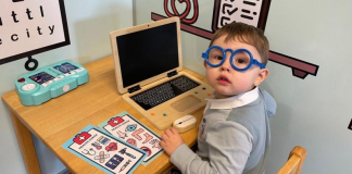 El niño que aprendió a leer por sí mismo a los 2 años