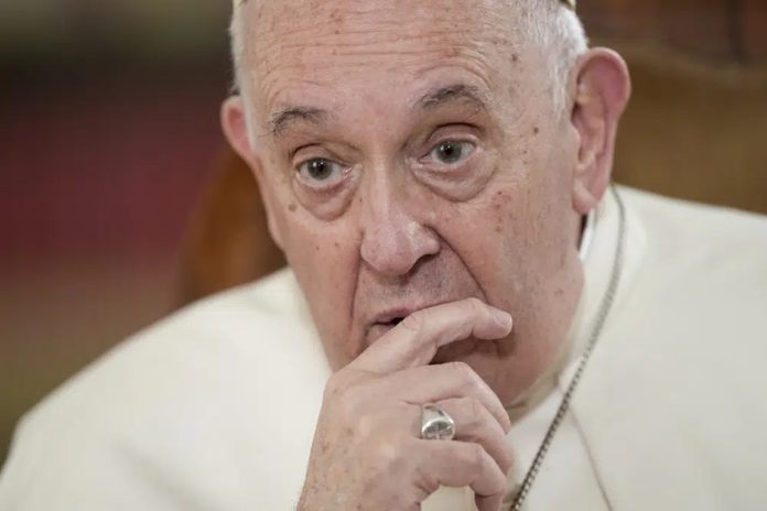 “No es delito”: papa Francisco pide no criminalizar la homosexualidad