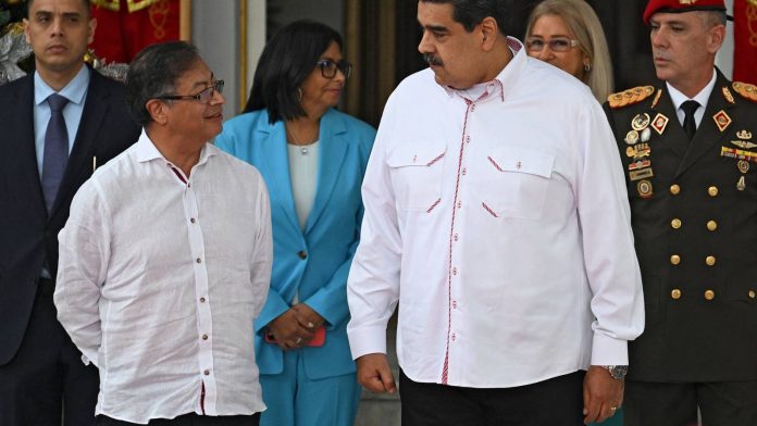 Petro Caracas Maduro