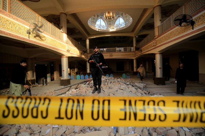 Pakistán refuerza la seguridad de los extranjeros tras atentado en mezquita