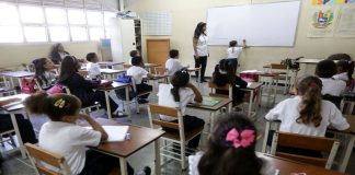 Militares clases cinco días a la semana Fenasopadres pide que no se sustituyan a docentes en planteles educativos