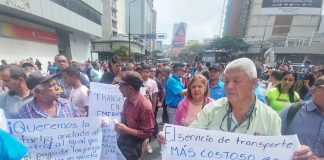 Choferes protestaron contra la reducción del cupo del gasoil