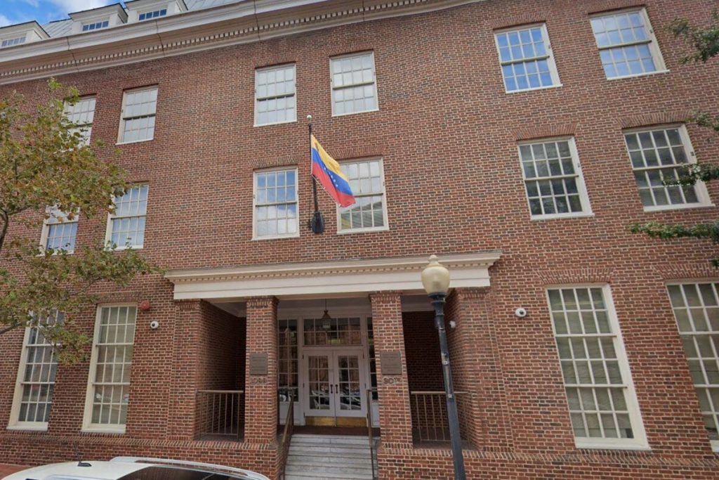 Estados Unidos tomó el control de la embajada y las residencias oficiales de Venezuela