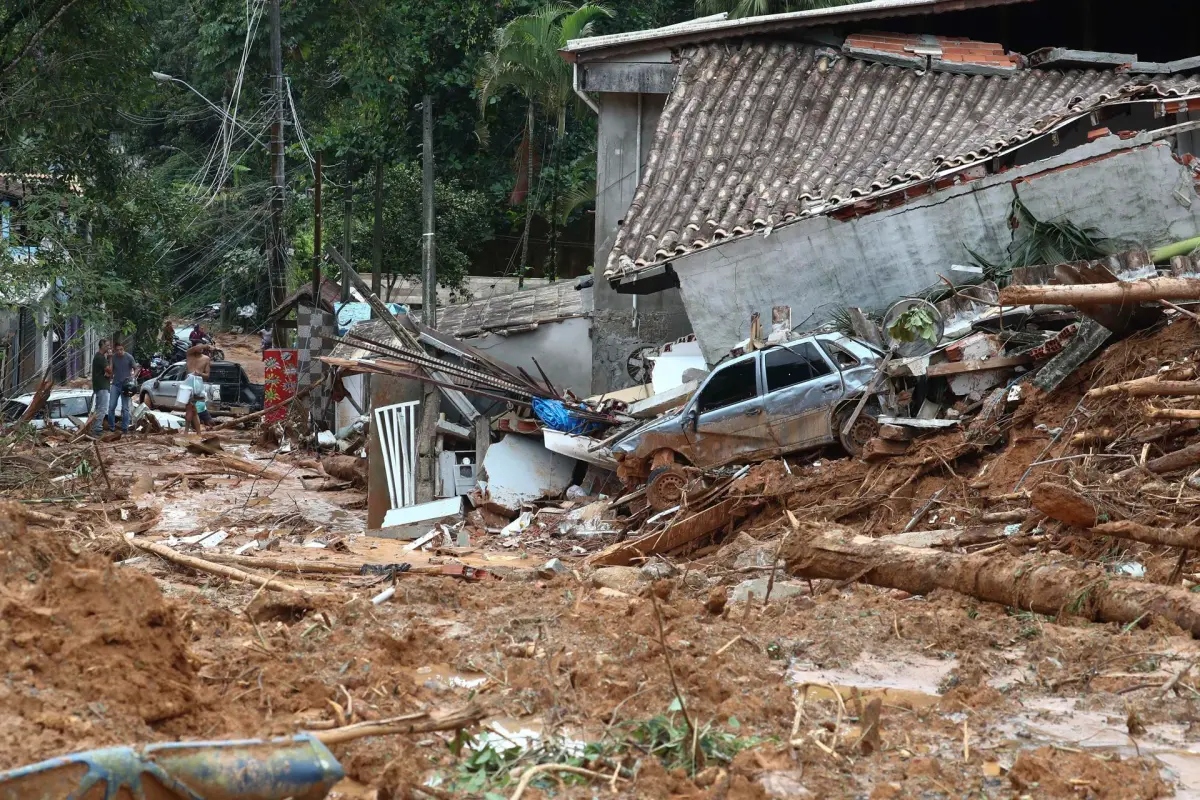 Brasil busca sobrevivientes del temporal con 40 muertos y 2.500 evacuados