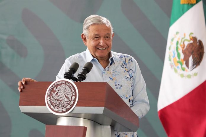 López Obrador es señalado por desacreditación a periodistas y activistas