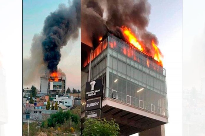 Sicarios atacan e incendian tres discotecas en estado mexicano de Michoacán