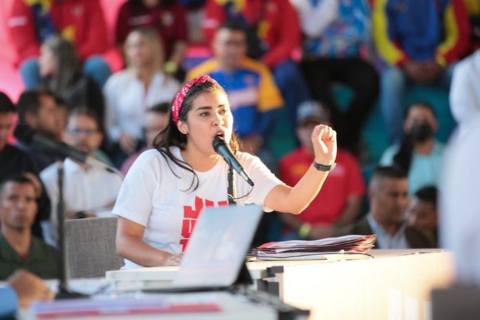 Jóvenes del chavismo piden la derogación de la Ley de Universidades