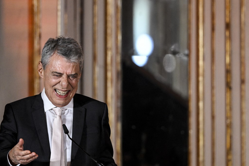 Chico Buarque recebeu o Prêmio Camões durante visita de Lula a Portugal