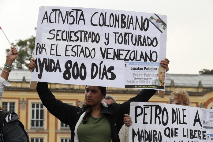 Grupo de oposición venezolana pide a Petro 