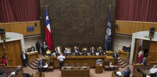 Expertos votan primeras normas de borrador de nueva Constitución de Chile