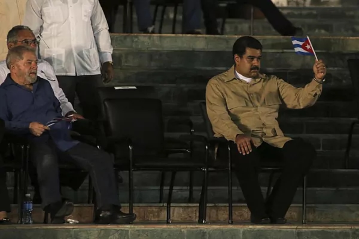 El presidente brasileño, Lula da Silva, y su homólogo venezolano, Nicolás Maduro, en un homenaje a Fidel Castro en Cuba, en 2016.CARLOS BARRIAREUTERS