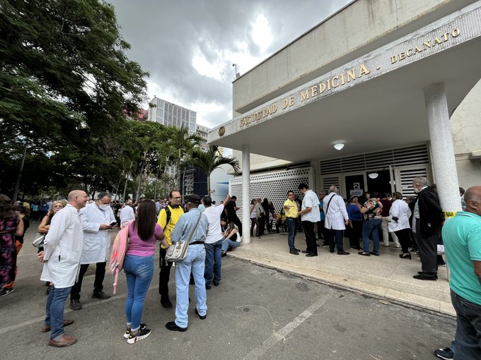 “We detect serious inconsistencies in the electoral material”: the message of the Electoral Commission of the UCV after the suspension of elections