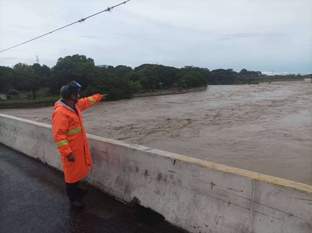 Gobernador de Barinas pide a Maduro que decrete emergencia por las lluvias en el estado