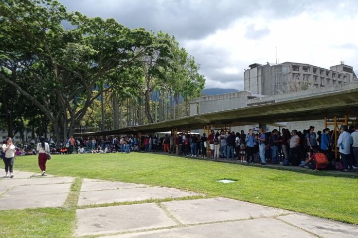 Fuerte retraso marca el regreso de las elecciones en la Universidad Central de Venezuela