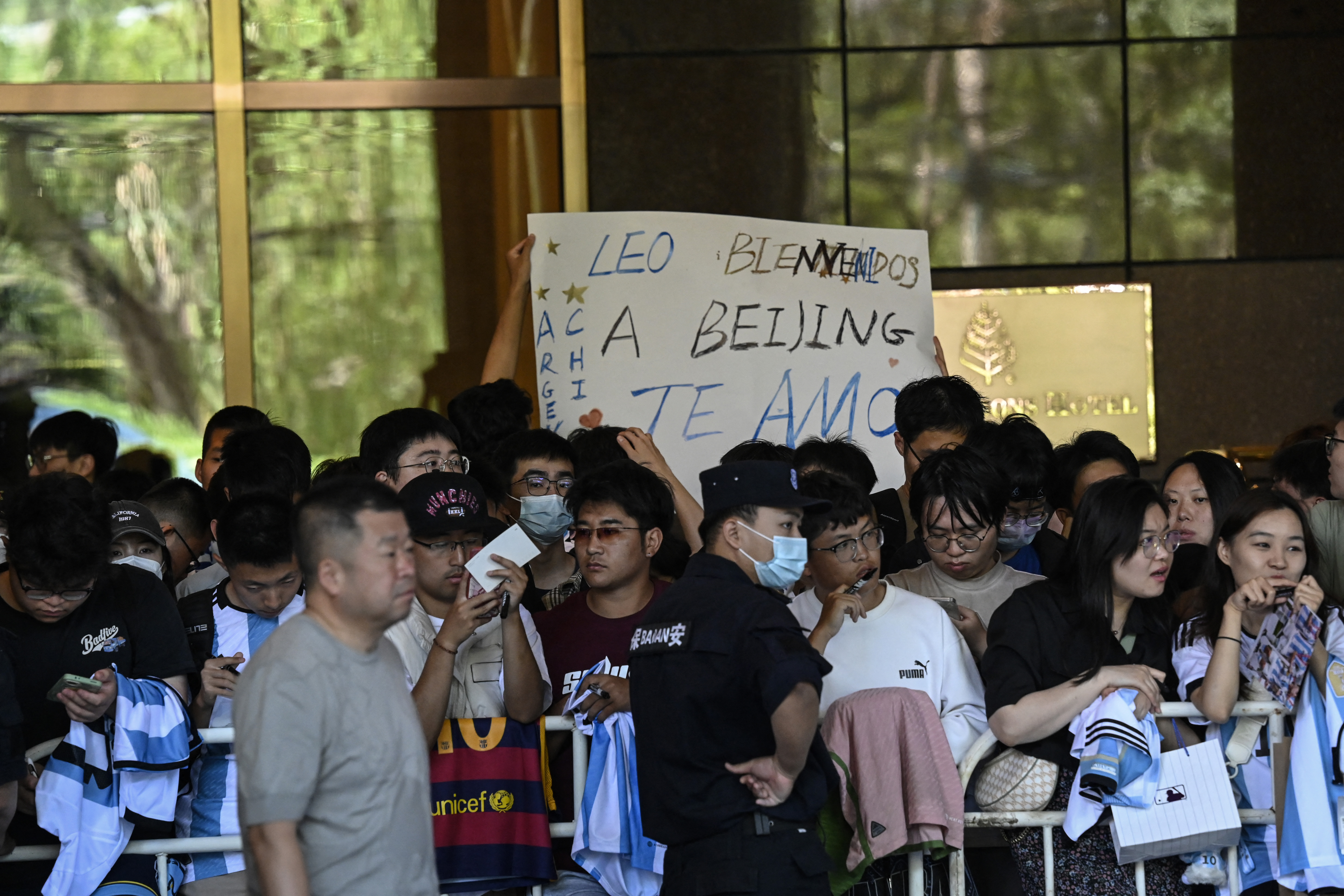 Fervor por Messi en su llegada a China para un amistoso