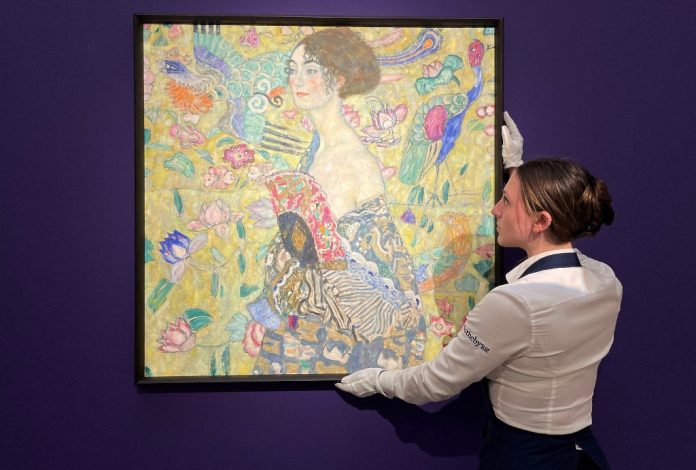 Dama con abanico de Gustav Klimt