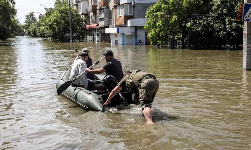 Ucrania registra más de 500 muertos por inundaciones provocadas por la represa de Kajovka